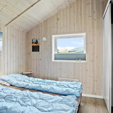 Vakantiehuis 3 Bedroom Awesome In Fåborg