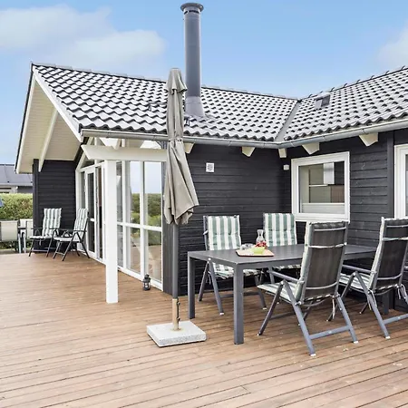 3 Bedroom Awesome In Faaborg Фоборг