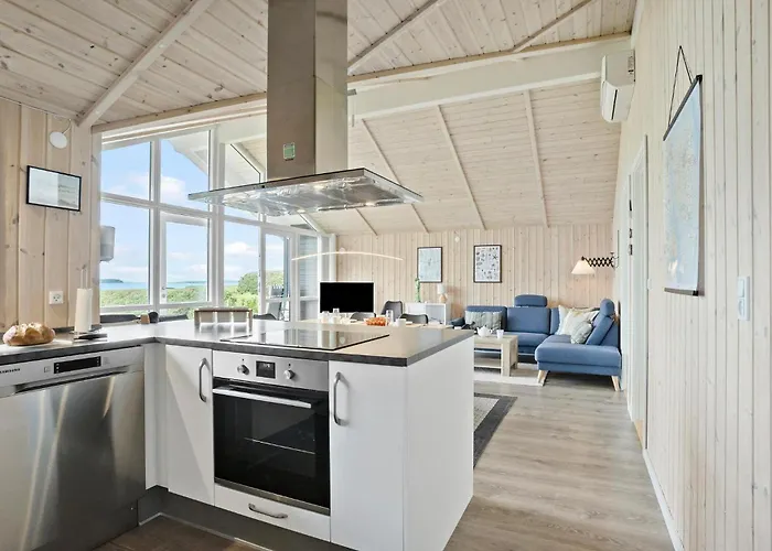 3 Bedroom Awesome In בית נופש *